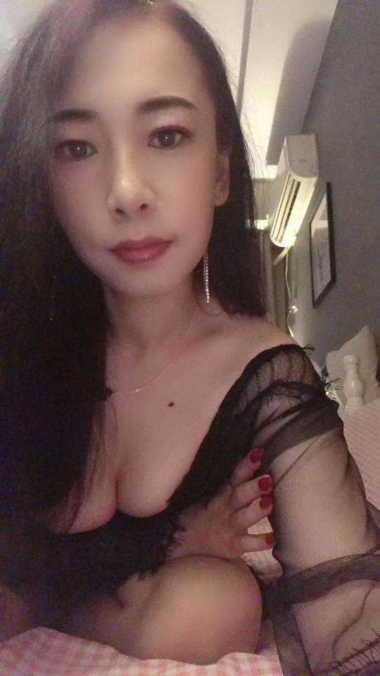 气质满满的熟女